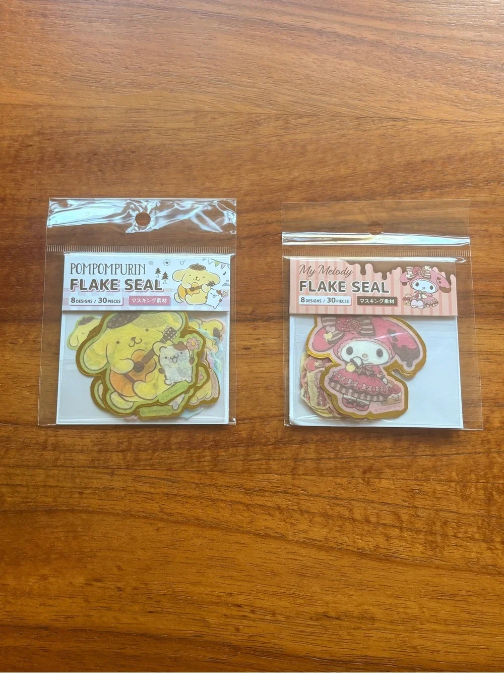 Flake seal bundle Sanrio